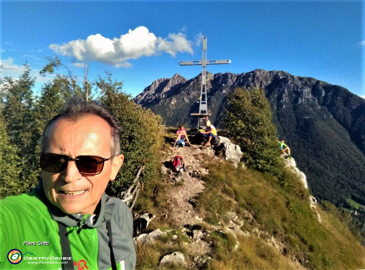 44 Alla croce del Monte Castello (1425 m).jpg